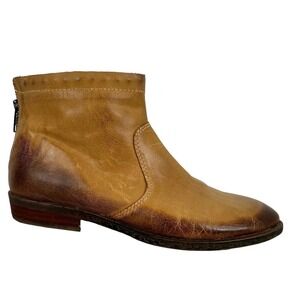 OTBT Tilton Ankle Boots in Desert Brown Women's 7.5